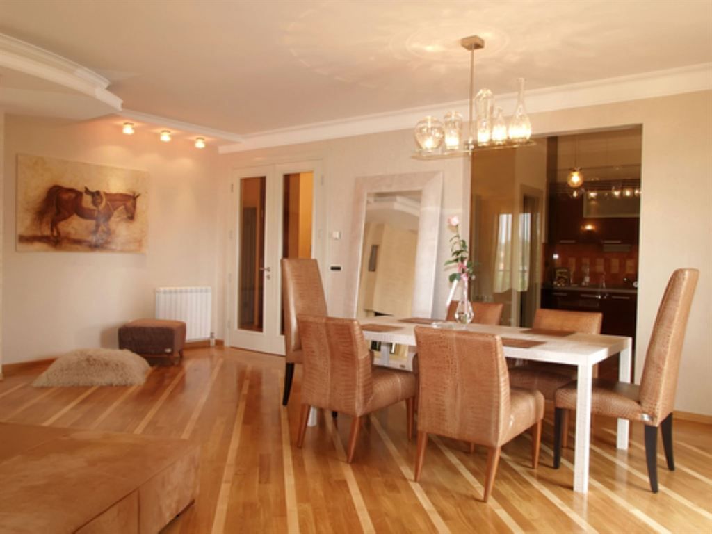 apartment 5 Rooms for sale on PARIS (75016)